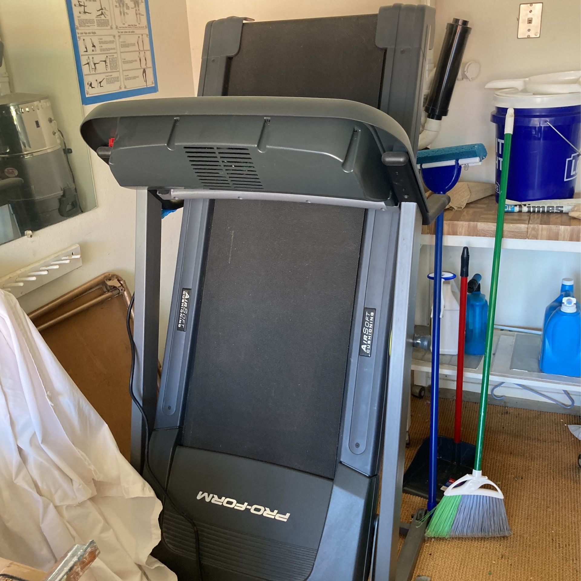 ProForm 415 S Treadmill for Sale in San Juan Capistrano, CA OfferUp