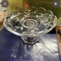 Mikasa pedestal and plate