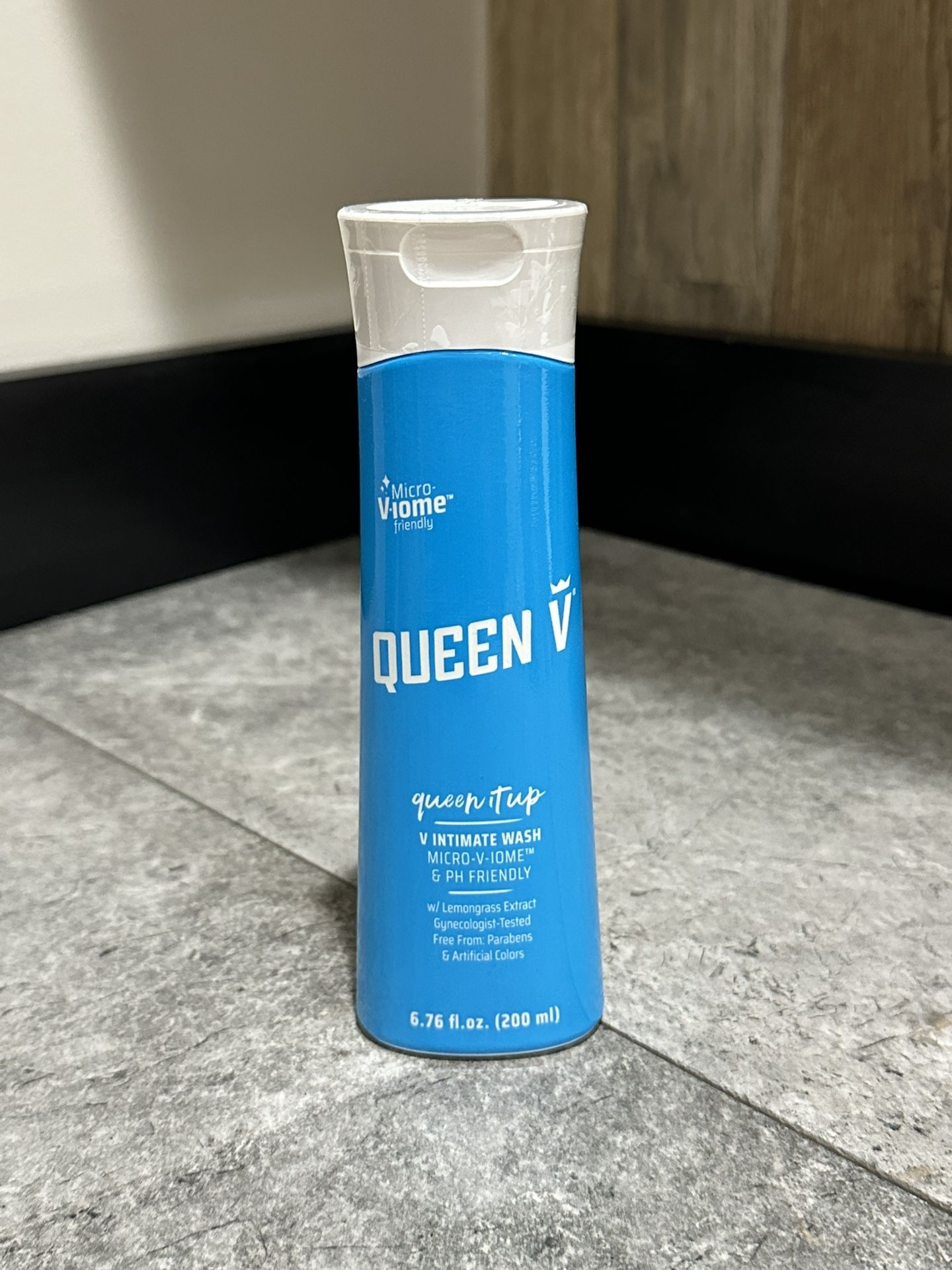 QUEEN V Queen it Up (NEW-SEALED) - V Intimate Feminine Female Wash 6.76 oz