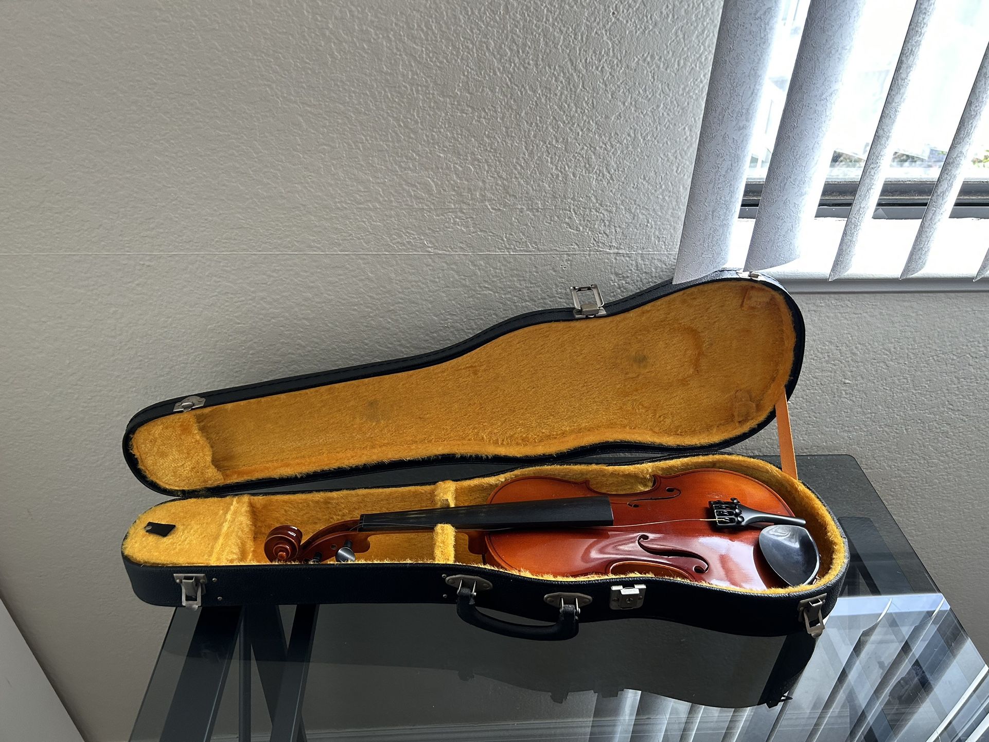 Suzuki Violin Number 220 Size 3/4 1976