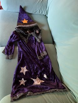Witch 3-4 yrs old