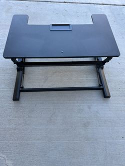 Standing desk