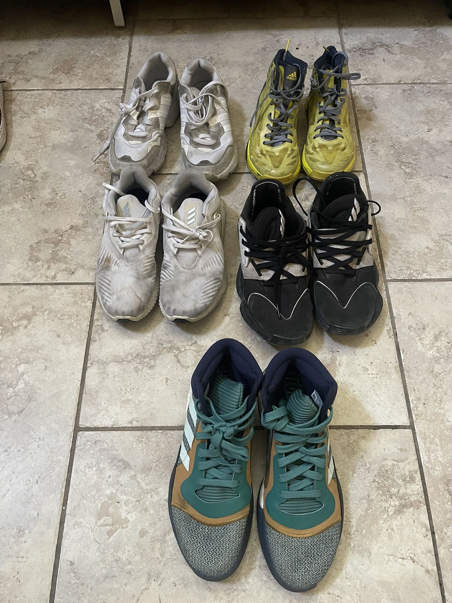 Men’s Adidas Shoes Size 9