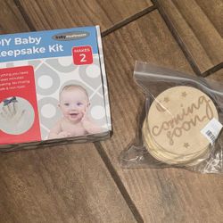 NEW Keep sake kit & milestone monthly wooded discs