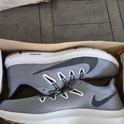 MENS Nike Quest 2 Running Shoes 