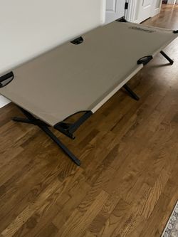 Nice Coleman Tan Sleeping Cot  (excellent 