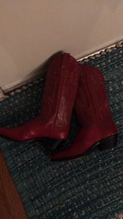 Ladies cowboy boots size 7 1/2