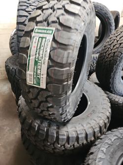 New set of tires mud terrain 285 70 17 lt