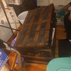 Vintage World War Two Chest With Leather Handel's  With Tray