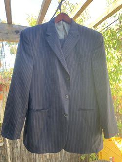 Oscar De La Renta Mens Suit 