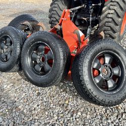 265/65 R18 M+S Bridgestone Dueler Tires Chevy Wheels M+S rated lode range E