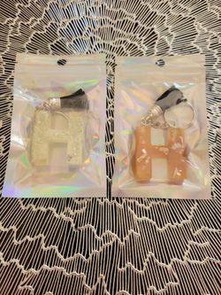 Letter H resin keychains