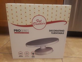 Plastic 12 Inch Turntable, great for baking and cooking!