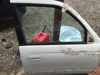 4Runner 99/01. Parts doors mirrors bumper rebar tail lights.