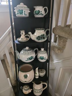 White and Green Heart Folk Art Ceramic Collection