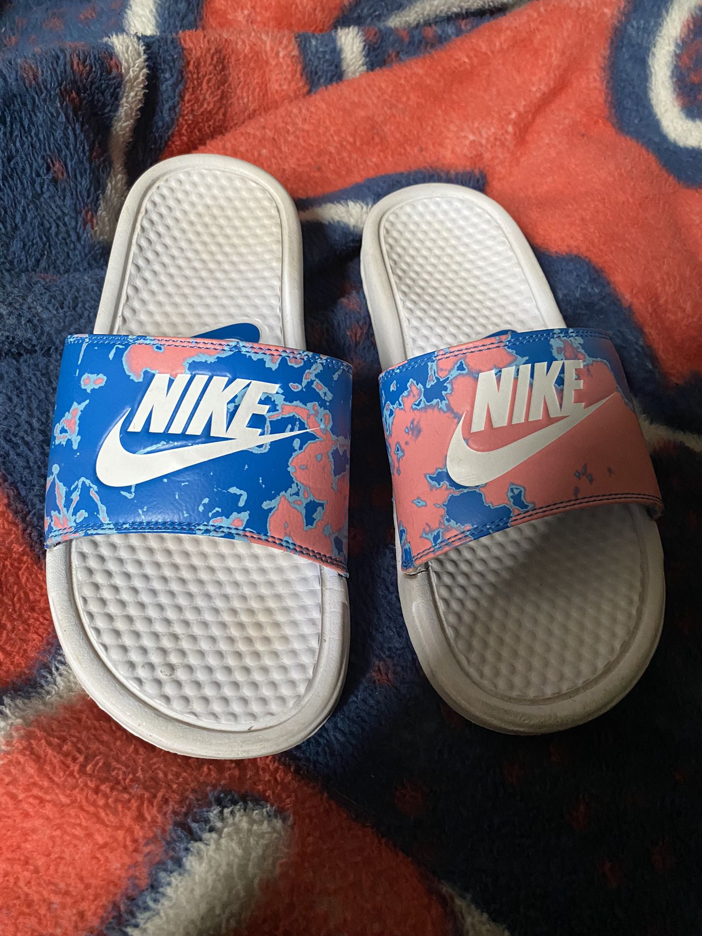 Men’s Or Womans Nike Slides Sz 9