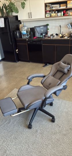 Gaming chair