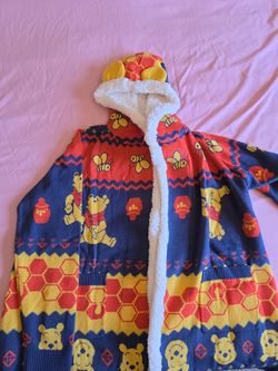 Disney Hot Topic Winnie the Pooh sweater
