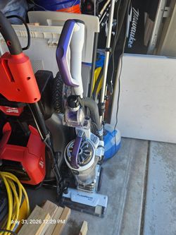 Eureka Floorrover Dash