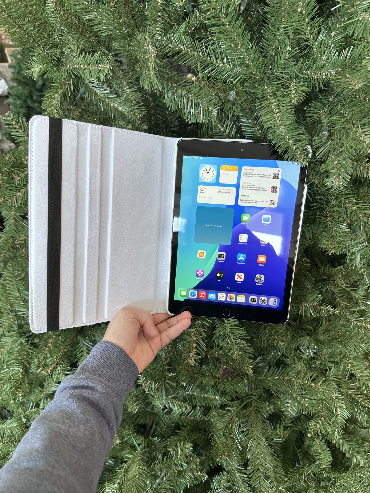 📱 Apple iPad 7th Generation – 32GB (Gray) + New Case