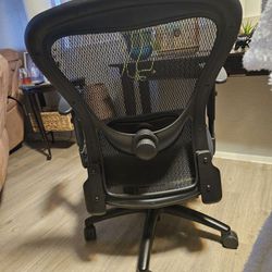 9TO5 New Office Adjustable Chair