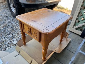 Small Table w/Drawer
