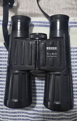 BINOCULARS- CARL ZEIZZ 10X40B  binoculars  made in west Germany.