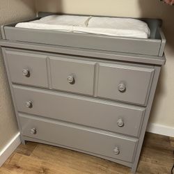 Dresser/Changing Table & Crib