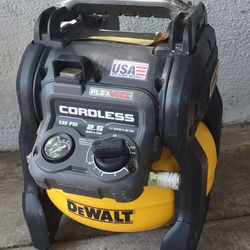 DeWalt Cordless 2.5 Gallon Pancake Compressor Flex Volt DCC2560