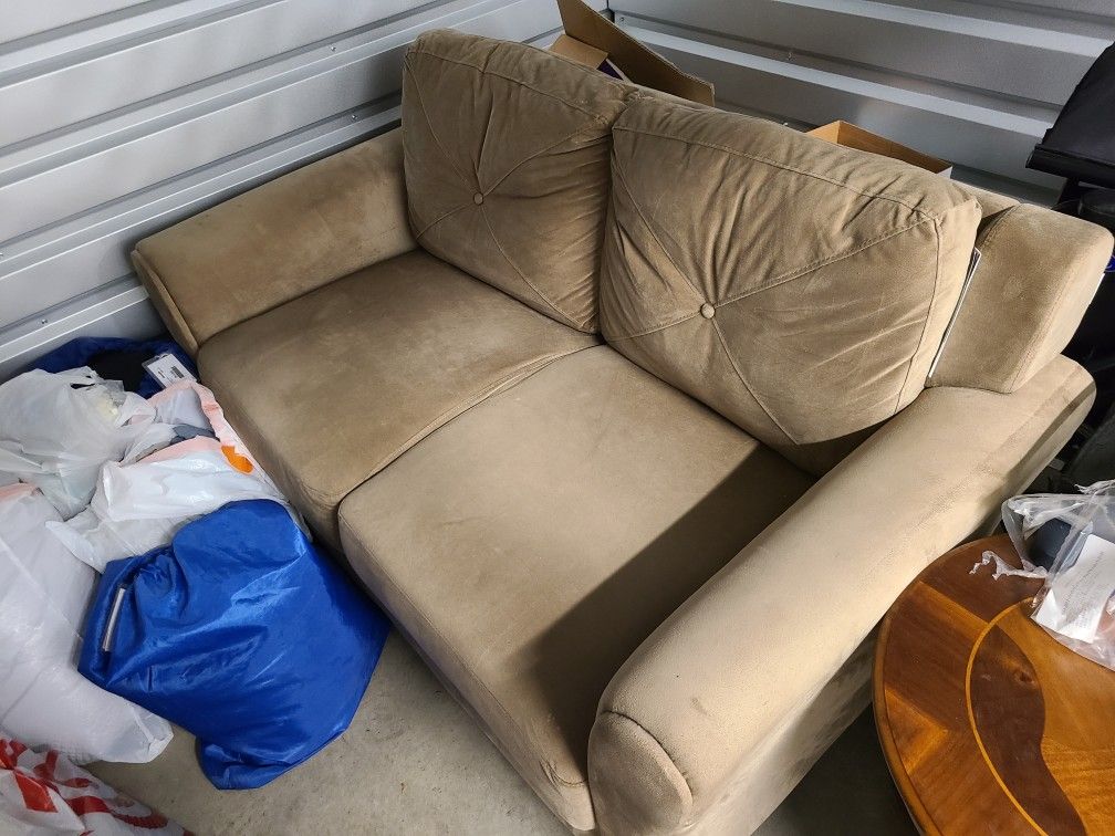 Free Loveseat – Good Condition, Must Pick Up