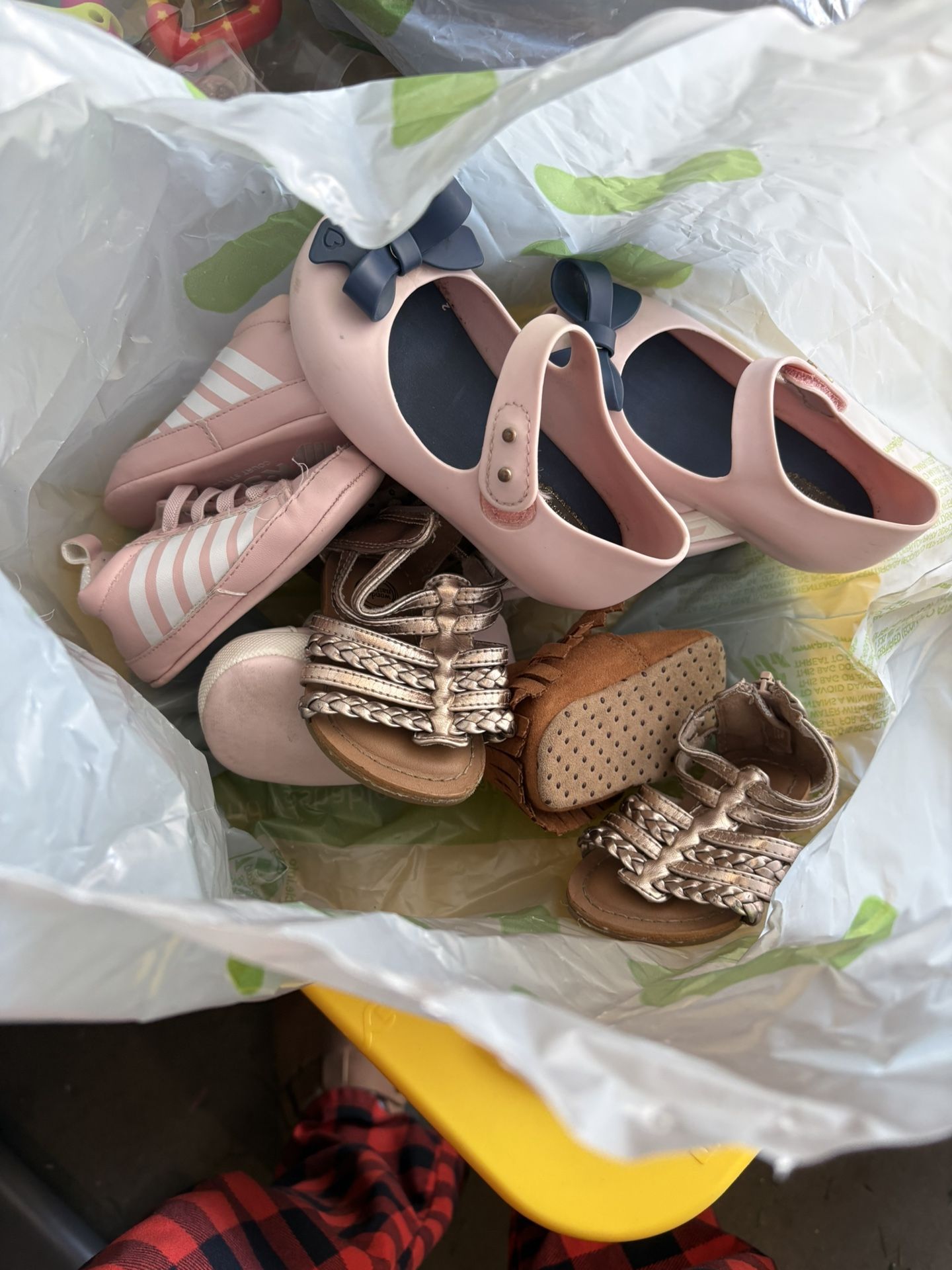 Free Baby Girl Shoes, feeding Items And Toys