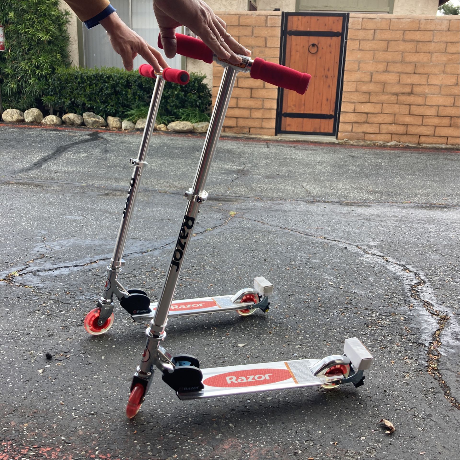 Uforglemmelig bold Skorpe Razor Spark + Scooter for Sale in Banning, CA - OfferUp