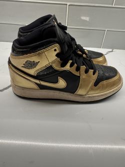 Air Jordan’s youth size 6