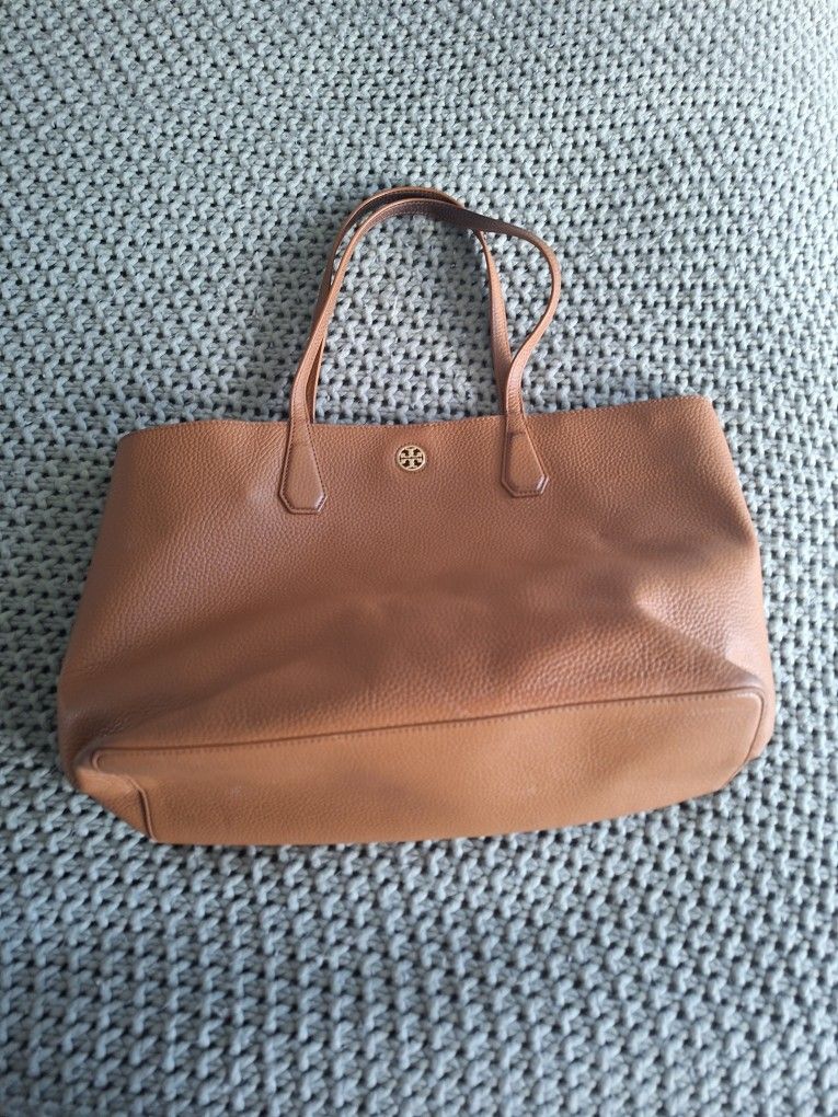 Tory burch pebbled leather tote hotsell