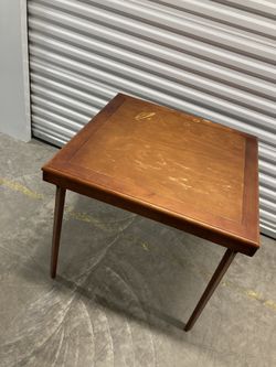 Compact table 