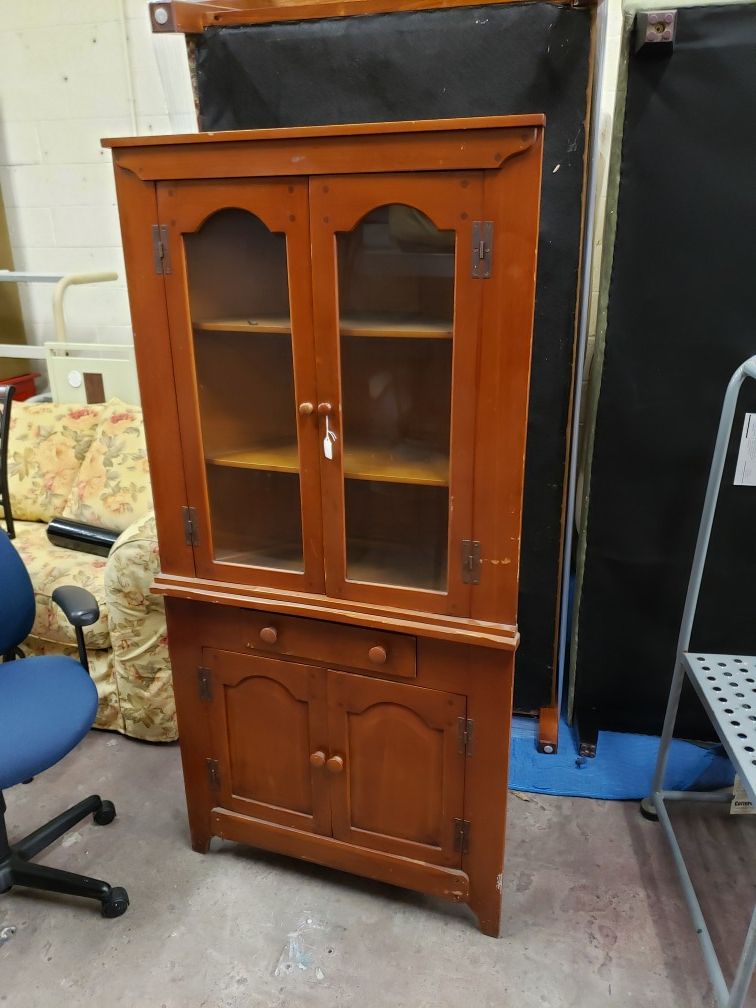 Antique Maple corner cabinet great condition all the hardware is there