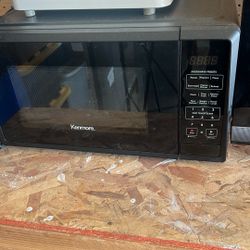 Kenmore Microwave Like New 
