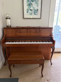 Knight Piano and bench