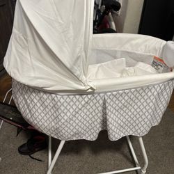 White Bassinet 