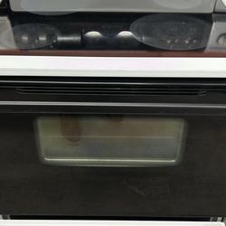 Self Clean White Glass Top Stove 