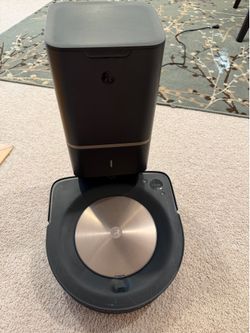 iRobot Roomba i7+ with Clean Base Automatic Dirt Disposal system (self-emptying dock).