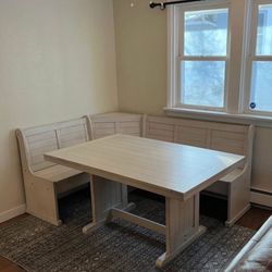 Nook Table Set With Bench