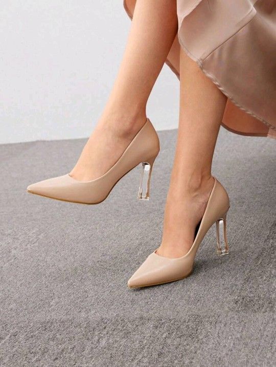 Nude Pumps