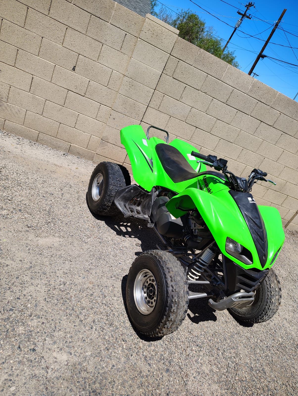 Kawasaki 700