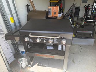Traeger Pro 575 D2 and black stone