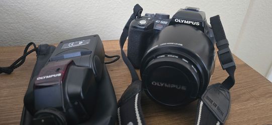 Olympus E-500 Camera with Accessories