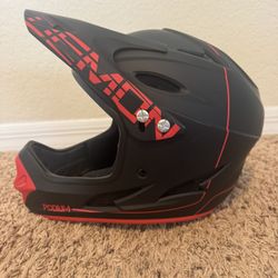 Demon Podium Full-Face Helmet – Red/Black – Very Good Condition Size: Medium 