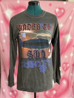 Long sleeve Under The Sun Distressed Tee