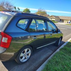 2007 Kia Rondo  Title Clean 