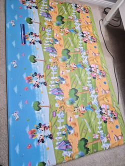 Reversible cushion soft play mat